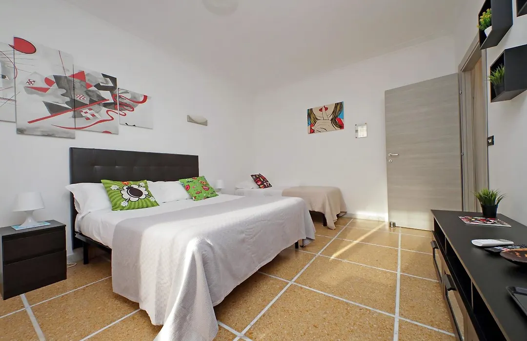 The Colours Rooms Guest House-1